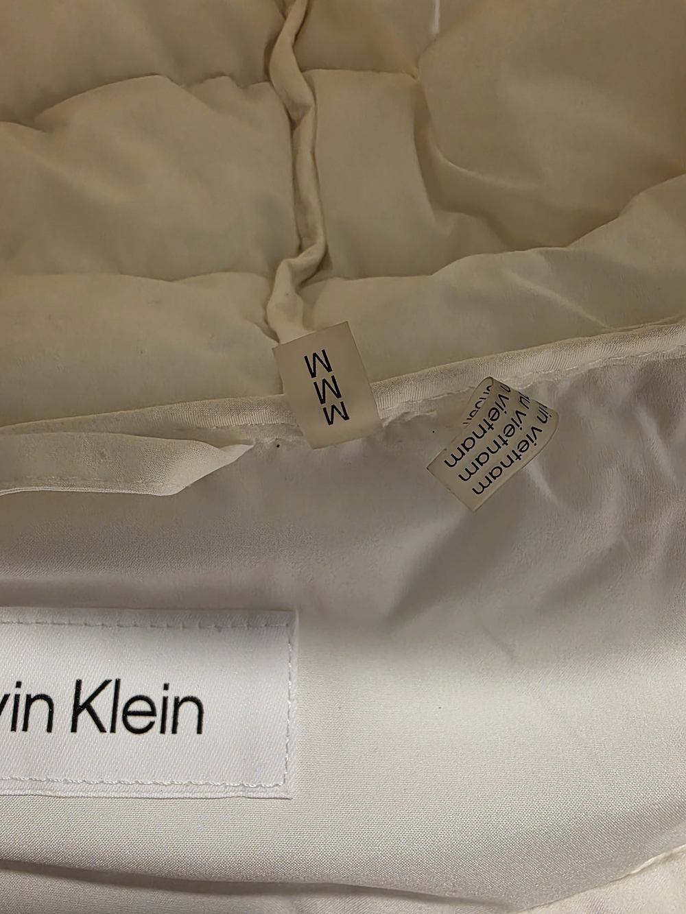 Calvin Klein White Quilted Hooded Puffer Jacket - Picture 3 of 7